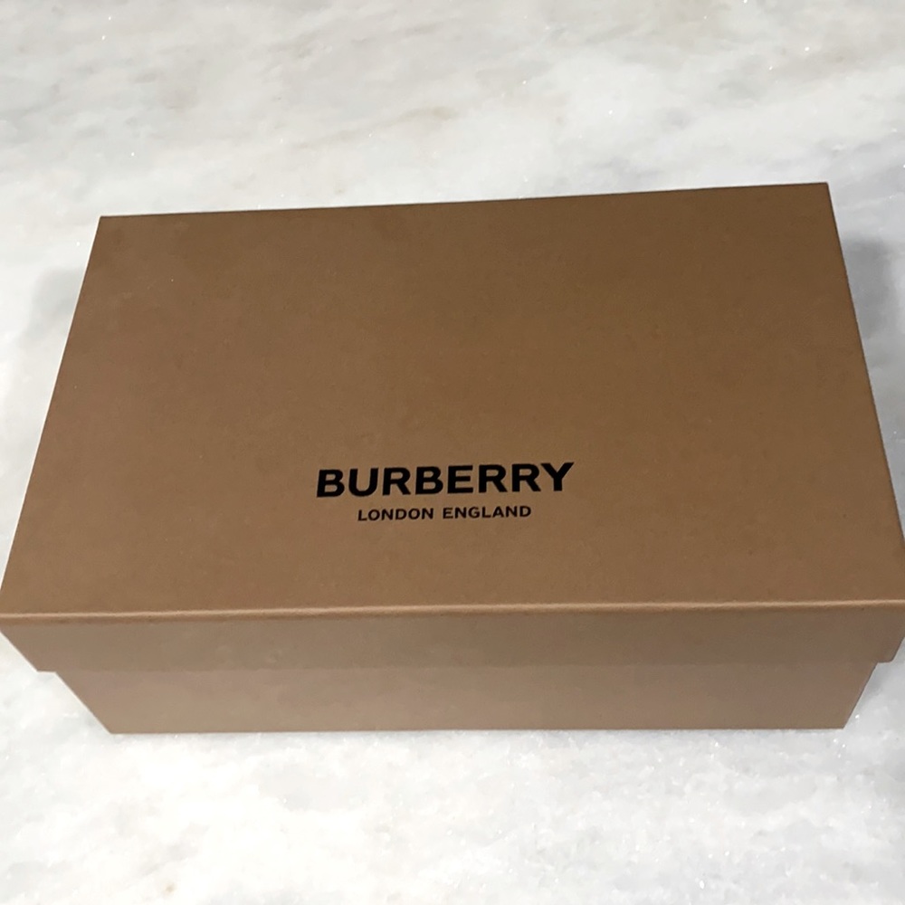 Burberry shoe box. New